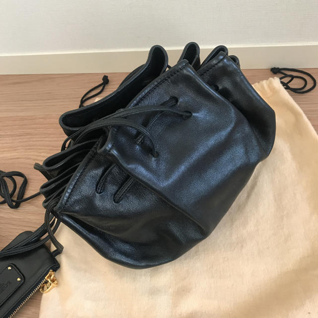 LOEWE(ロエベ)の美品　ロエベ  LOEWE ナッパレザー　ショルダーバッグ レディースのバッグ(ショルダーバッグ)の商品写真