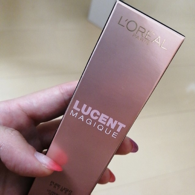 L'Oreal Paris(ロレアルパリ)のL'OREAL ルーセントマジックベース 01 パーリー コスメ/美容のベースメイク/化粧品(化粧下地)の商品写真