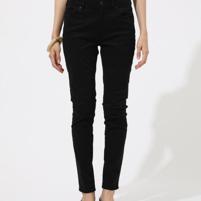 AZUL by moussy(アズールバイマウジー)のAzul by moussy COOL COLOR SKINNY BLACK  レディースのパンツ(スキニーパンツ)の商品写真