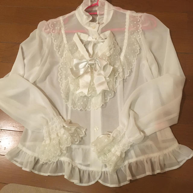 Angelic Pretty(アンジェリックプリティー)の🍄LOVE様専用アンジェリックプリティ白色ブラウス レディースのトップス(シャツ/ブラウス(長袖/七分))の商品写真