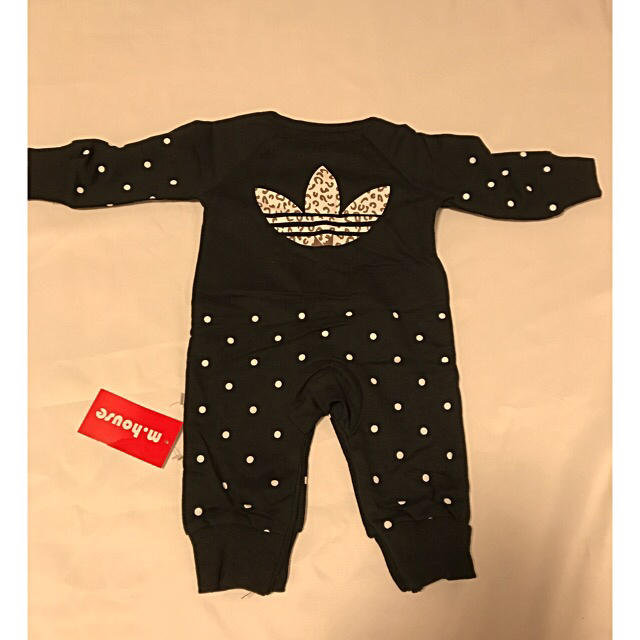 adidas(アディダス)のadidas風ブラックドットロンパース95cm キッズ/ベビー/マタニティのキッズ服男の子用(90cm~)(パンツ/スパッツ)の商品写真