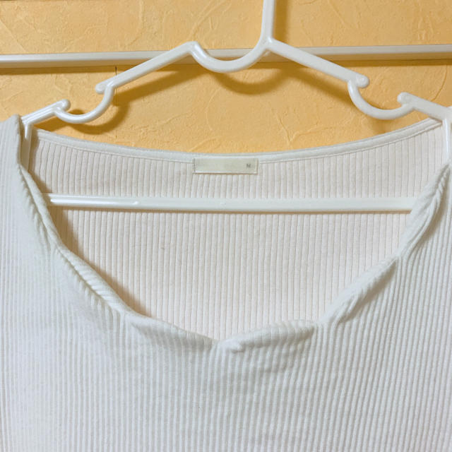 GU(ジーユー)のメロートップス Mサイズ レディースのトップス(カットソー(半袖/袖なし))の商品写真