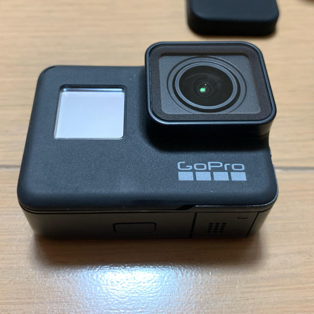 GoPro(ゴープロ)のgopro hero 7 バッテリーチャージャーセット、128GBSD付き スマホ/家電/カメラのカメラ(その他)の商品写真