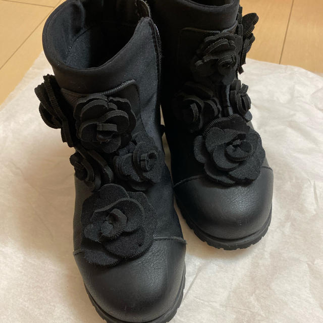 ANNA SUI mini(アナスイミニ)の【お取り置き中】ANNA SUIminiショートブーツ♡美品 キッズ/ベビー/マタニティのキッズ靴/シューズ(15cm~)(ブーツ)の商品写真