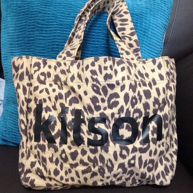 KITSON(キットソン)のkitsonカバン レディースのバッグ(ハンドバッグ)の商品写真