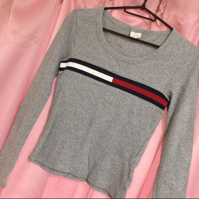 TOMMY HILFIGER(トミーヒルフィガー)のTOMMY HILFIGER ロンＴ  レディースのトップス(Tシャツ(長袖/七分))の商品写真