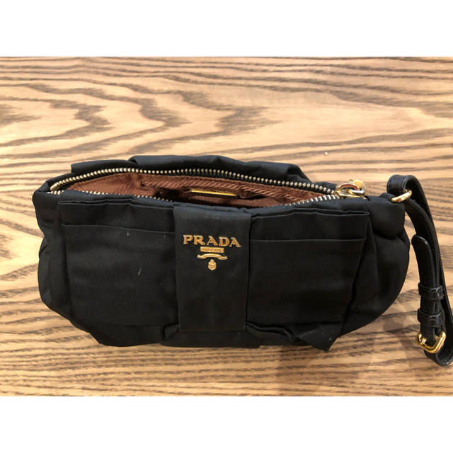 PRADA(プラダ)のPRADA リボンポーチ レディースのファッション小物(ポーチ)の商品写真