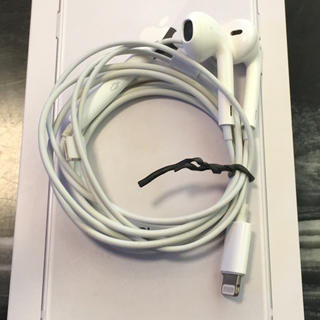 アップル(Apple)のiPhone 8 付属 美品 アップル純正 イヤホン(ヘッドフォン/イヤフォン)
