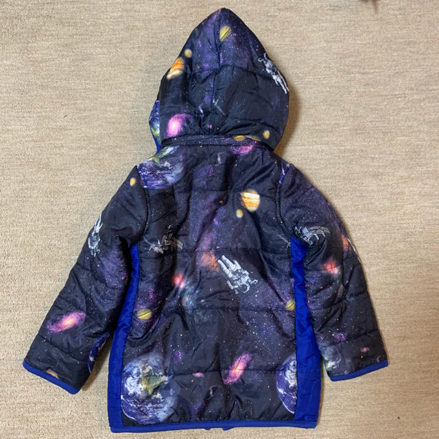 JUNK STORE(ジャンクストアー)のジャンクストアー アウター 宇宙柄 110 キッズ/ベビー/マタニティのキッズ服男の子用(90cm~)(ジャケット/上着)の商品写真