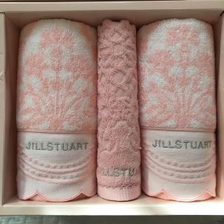 ジルスチュアート(JILLSTUART)のいちごみるく様専用 ジルスチュアートタオルセット(タオル/バス用品)