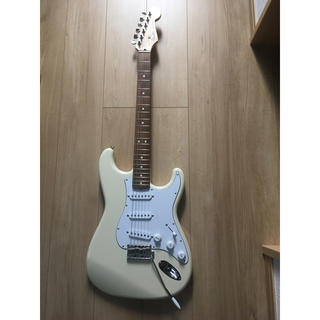 フェンダー(Fender)のフェンダージャパンストラトキャスターアーム白ホワイトst45エレキギターロック(エレキギター)