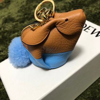 ロエベ(LOEWE)のロエベ バニーチャーム キーケース 小物入れ(キーケース)