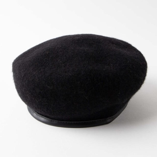 ウィゴー(WEGO)のwego レザーパイピング ベレー帽 謎にイヤリング付き(ハンチング/ベレー帽)