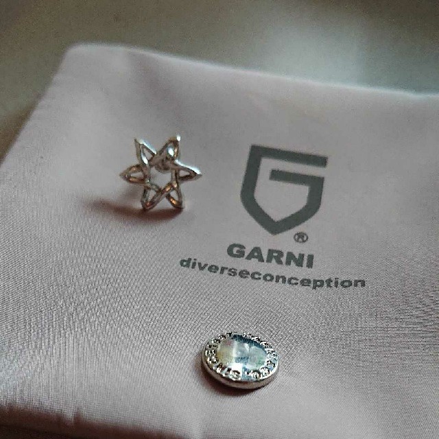 GARNI(ガルニ)のガルニ 片耳用 メンズのアクセサリー(ピアス(片耳用))の商品写真