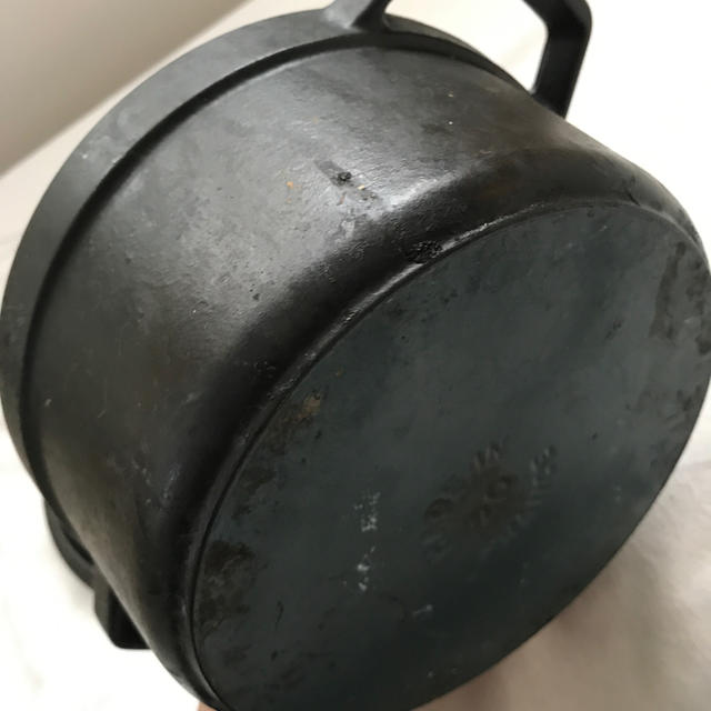 STAUB(ストウブ)の【中古】ストウブ 鍋 Staub ピコ ココットラウンド 20cm インテリア/住まい/日用品のキッチン/食器(鍋/フライパン)の商品写真