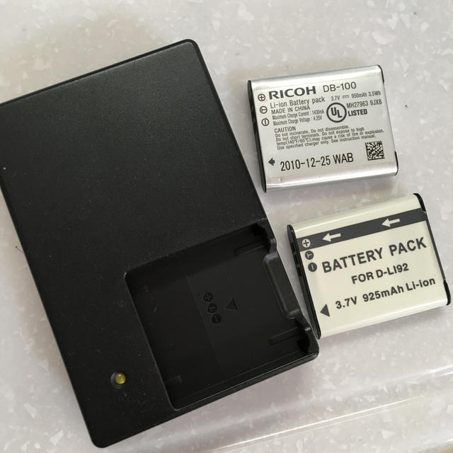 RICOH(リコー)のリコー/CX5/充電器/バッテリーパック/電池 スマホ/家電/カメラのカメラ(コンパクトデジタルカメラ)の商品写真