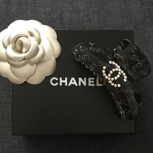 CHANEL - 両面ココマークCHANELヘアークリップの通販 by A's shop｜シャネルならラクマ