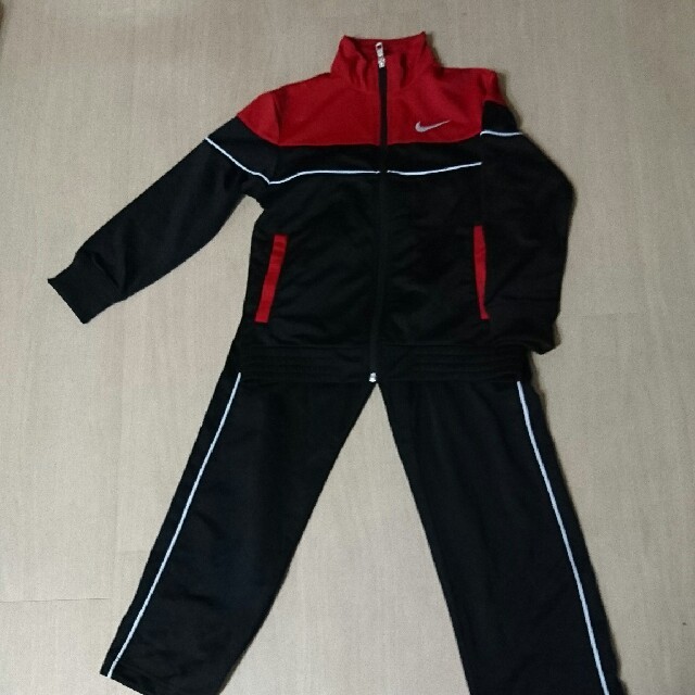 NIKE(ナイキ)のNIKE ジャージ 上下セット キッズ/ベビー/マタニティのキッズ服男の子用(90cm~)(その他)の商品写真