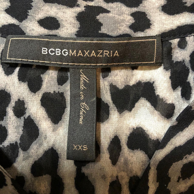 BCBGMAXAZRIA(ビーシービージーマックスアズリア)のBCBGアニマルシフォンブラウス レディースのトップス(シャツ/ブラウス(長袖/七分))の商品写真