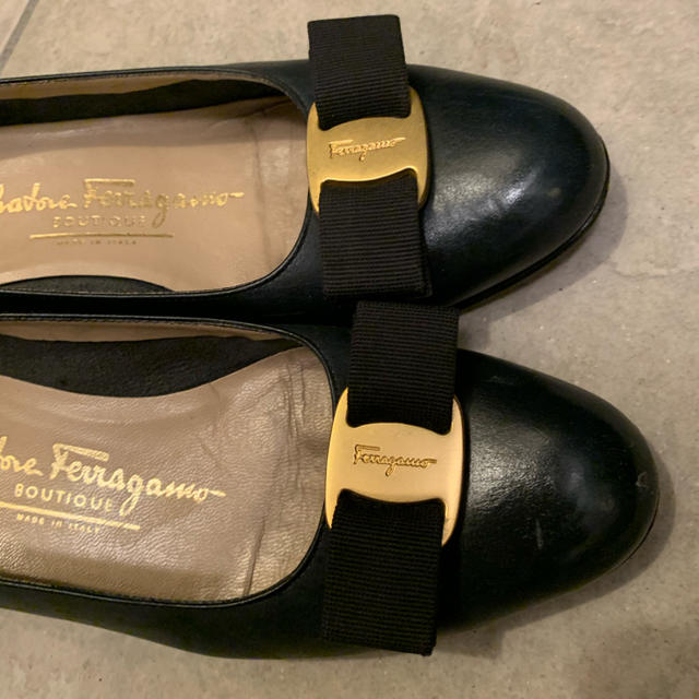 Salvatore Ferragamo(サルヴァトーレフェラガモ)のサルヴァトーレ　フェラガモ　パンプス レディースの靴/シューズ(ハイヒール/パンプス)の商品写真