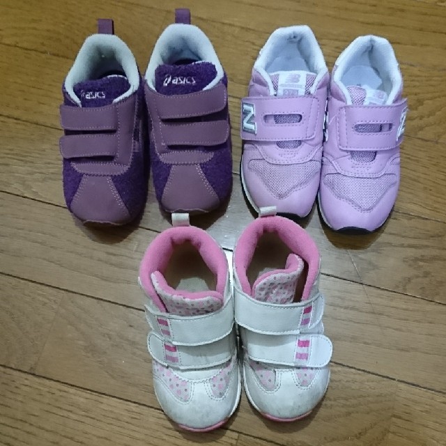 asics(アシックス)の女の子 まとめ スニーカー 15センチ  アシックス ニューバランス 美品 キッズ/ベビー/マタニティのキッズ靴/シューズ(15cm~)(スニーカー)の商品写真