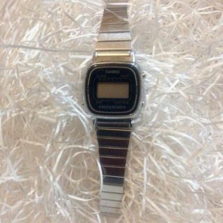 カシオ(CASIO)のCASIO シルバー腕時計(腕時計)