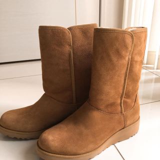 アグ(UGG)の送料込！新品　最終お値下げ！UGG ムートンブーツ　US8.5  25.5cm(ブーツ)