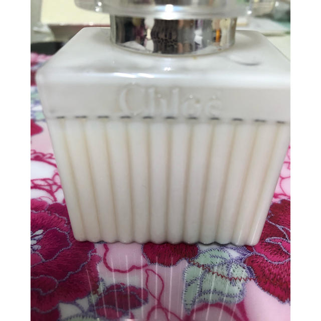 Chloe(クロエ)のクロエ　ボディローション100ml コスメ/美容のボディケア(ボディローション/ミルク)の商品写真