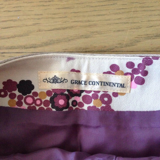 GRACE CONTINENTAL(グレースコンチネンタル)のGRACE CONTINENTAL 花柄 レディースのスカート(ミニスカート)の商品写真