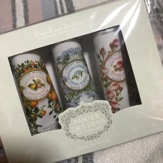 メゾンドフルール(Maison de FLEUR)のにらまんじゅう様 専用(ハンドクリーム)