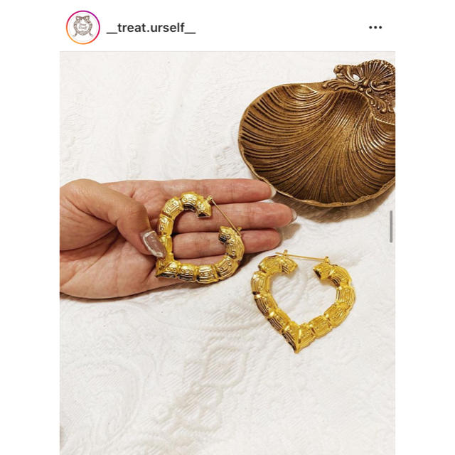 Lochie(ロキエ)の[年末セール価格] antique gold heart pierce レディースのアクセサリー(ピアス)の商品写真