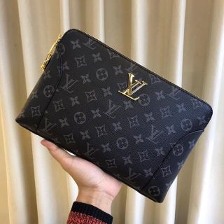 LOUIS VUITTON - クラッチバッグの通販|ラクマ LOUIS VUITTON - クラッチバッグの通販|ラクマ