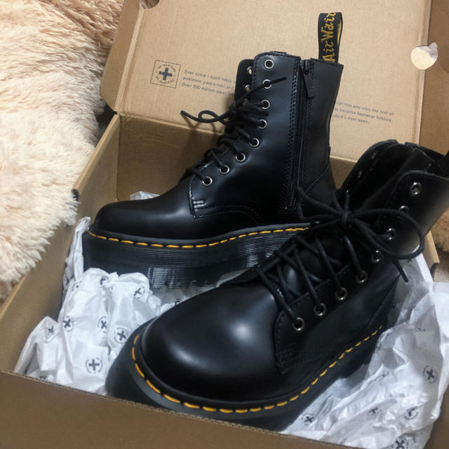 【人気】Dr.Martens JADON 8ホール 厚底 ブーツ