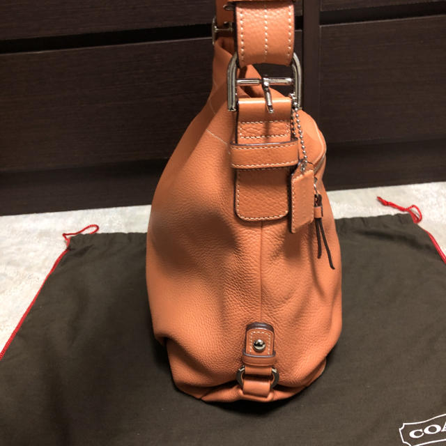 COACH(コーチ)の☆*美品☆コーチショルダーオレンジ⭐︎ レディースのバッグ(ショルダーバッグ)の商品写真