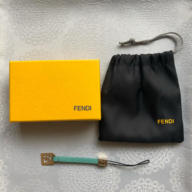 FENDI(フェンディ)のFENDI フェンディ 携帯 ストラップ ターコイズ 正規品 本物   レディースのファッション小物(その他)の商品写真