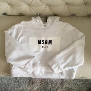 エムエスジイエム(MSGM)のMSＧM ショート丈 パーカー(パーカー)