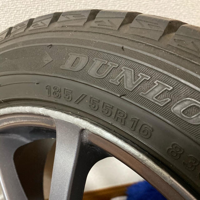 DUNLOP(ダンロップ)のダンロップ　スタッドレスタイヤ　ホイールセット 自動車/バイクの自動車(タイヤ・ホイールセット)の商品写真
