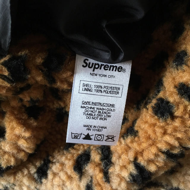 Supreme(シュプリーム)のSupreme Leopard Fleece Jacket Mサイズ2017AW メンズのジャケット/アウター(ブルゾン)の商品写真