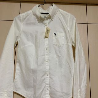 アバクロンビーアンドフィッチ(Abercrombie&Fitch)のアバクロ　ガールズ　ボタンダウンシャツ(Tシャツ/カットソー)