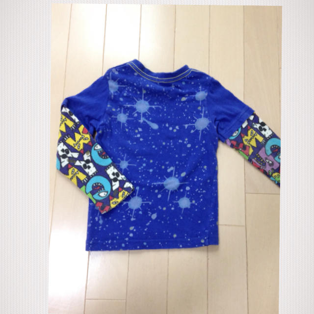 PARTYPARTY(パーティーパーティー)のPARTYPARTY宇宙ロンT90 キッズ/ベビー/マタニティのキッズ服男の子用(90cm~)(Tシャツ/カットソー)の商品写真