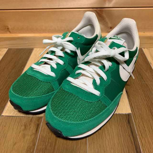 NIKE(ナイキ)のNIKE  CHALLENGER レディース　24.5cm レディースの靴/シューズ(スニーカー)の商品写真