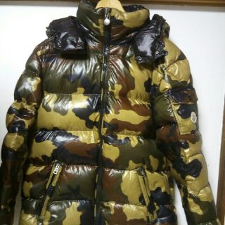 モンクレール(MONCLER)のメンズダウンジャケット(ダウンジャケット)