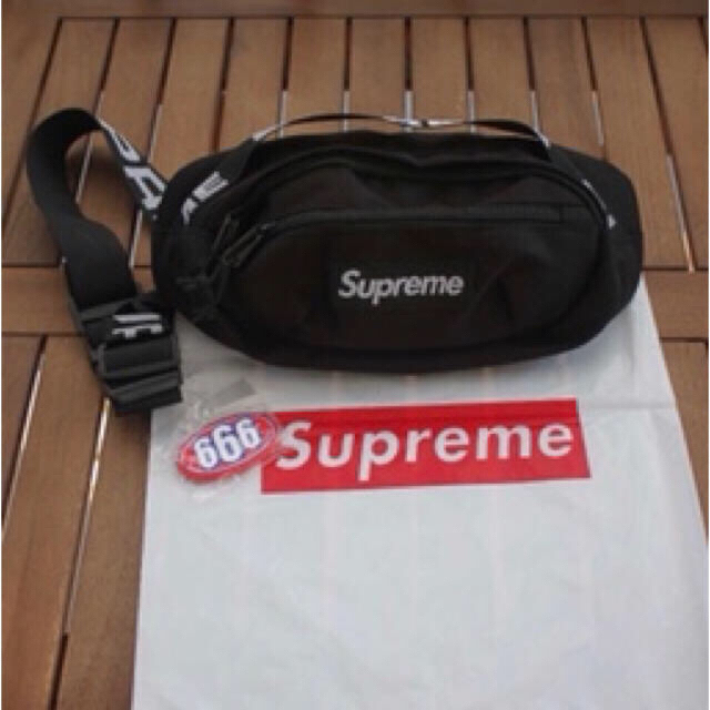 ウエストバック　美品　Supreme