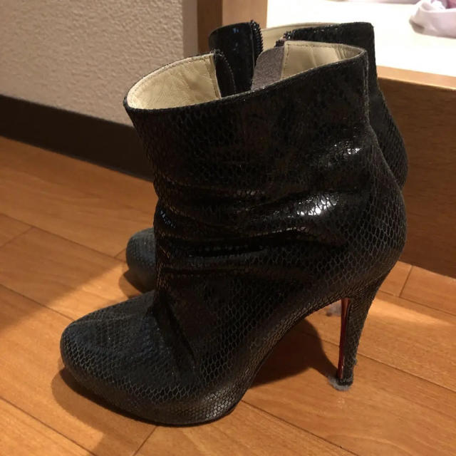 Christian Louboutin(クリスチャンルブタン)のレディース  ブーティー　ショートブーツ レディースの靴/シューズ(ブーツ)の商品写真