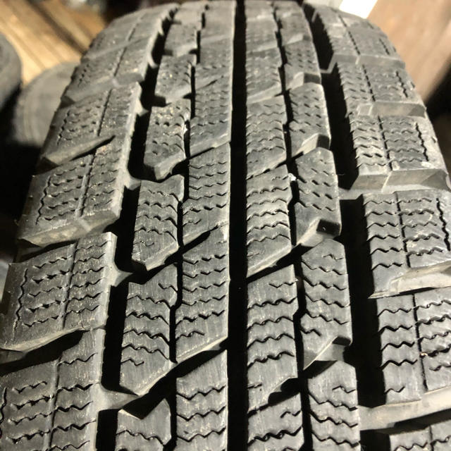 ☆美品14インチ☆バリ溝スタッドレス☆165/70R14☆アクアフィット等☆ 自動車/バイクの自動車(タイヤ・ホイールセット)の商品写真