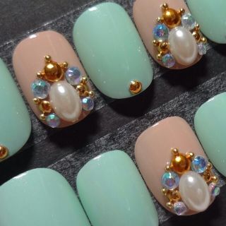 パステルグリーン×パールビジューネイル(つけ爪/ネイルチップ)