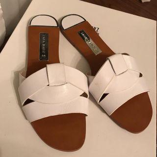 ザラ(ZARA)のzara basic サンダル(サンダル)