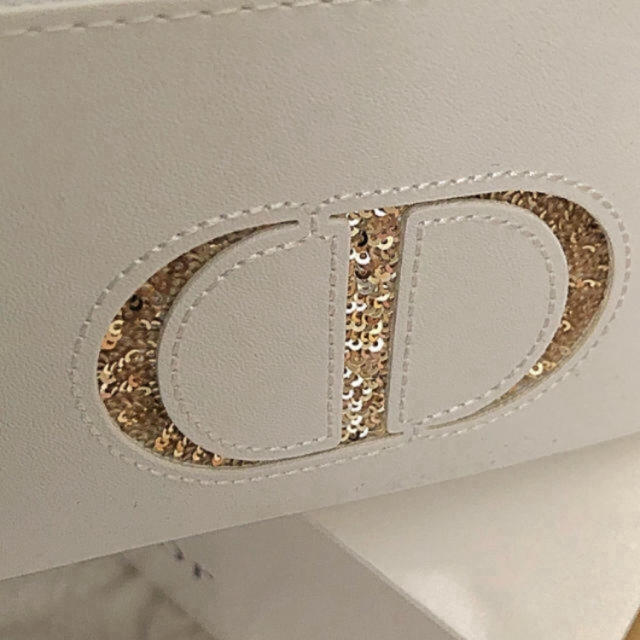 Christian Dior(クリスチャンディオール)のディオール　ポーチ　シロ　ホワイト　キラキラ　ゴールド　限定 レディースのファッション小物(ポーチ)の商品写真