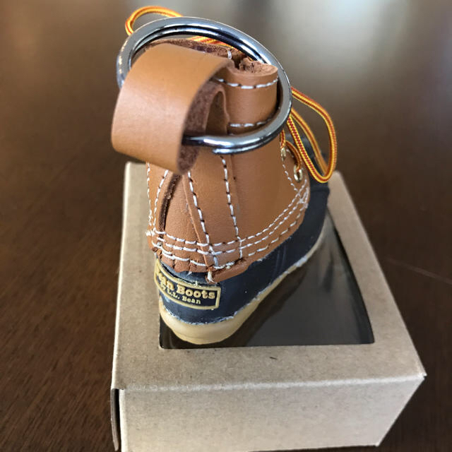 L.L.Bean(エルエルビーン)の【新品】LL Bean Boots キーホルダー　茶系 レディースのファッション小物(キーホルダー)の商品写真