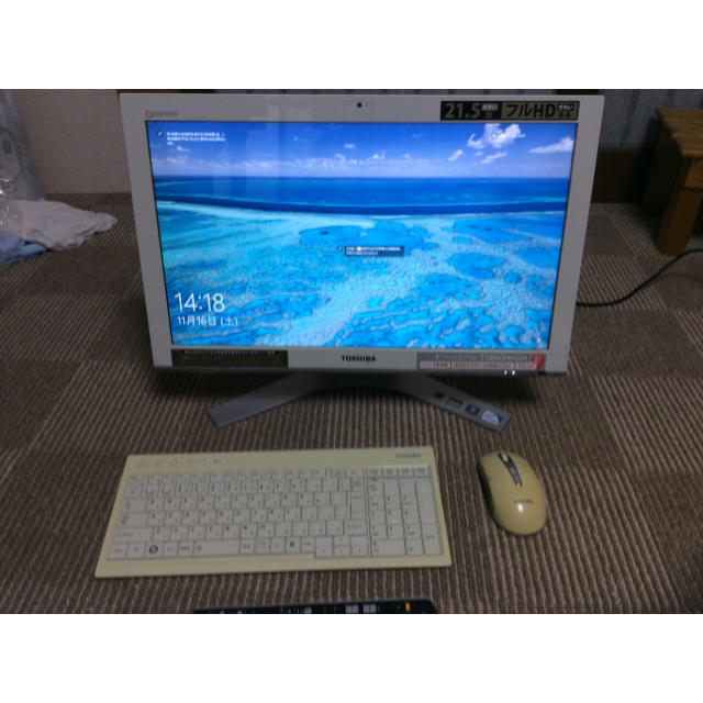 東芝 パソコン モニター一体型デスクトップ型PC